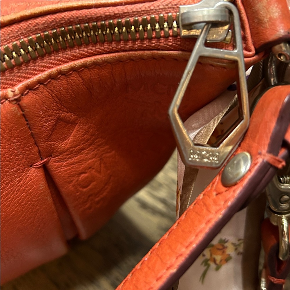 MCM Mini Hobo Leather Shoulder/Crossbody Bag Pre-Loved. Comes With COA - Picture 13 of 13